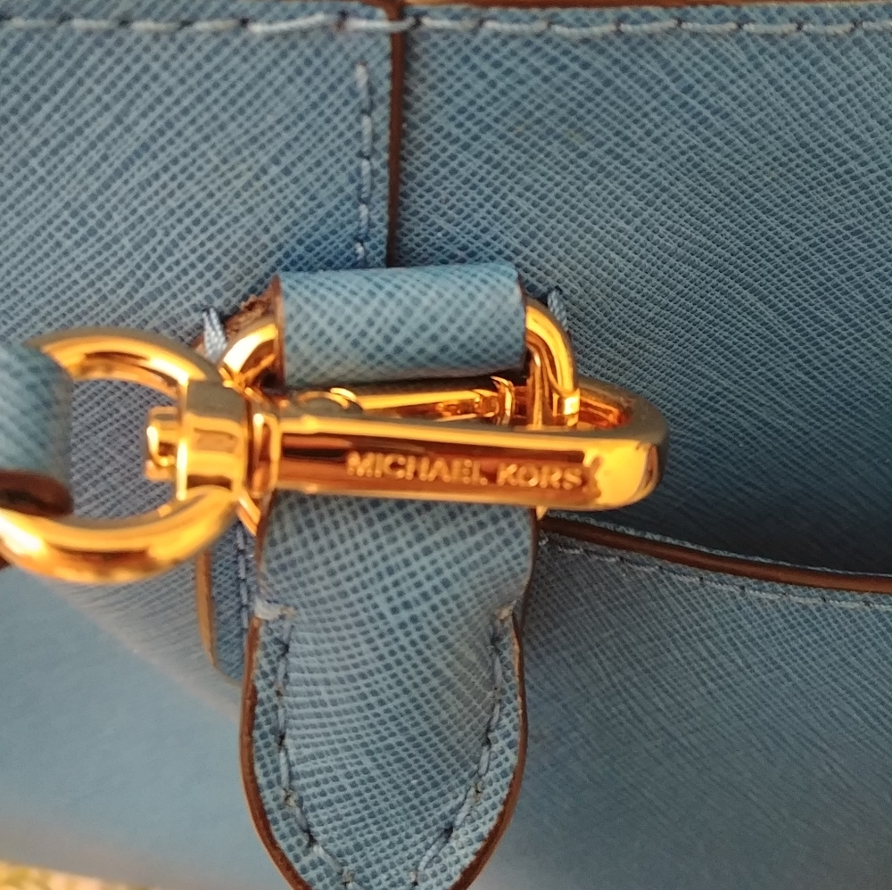 Michael Kors Bright Blue purse - Picture 4 of 10